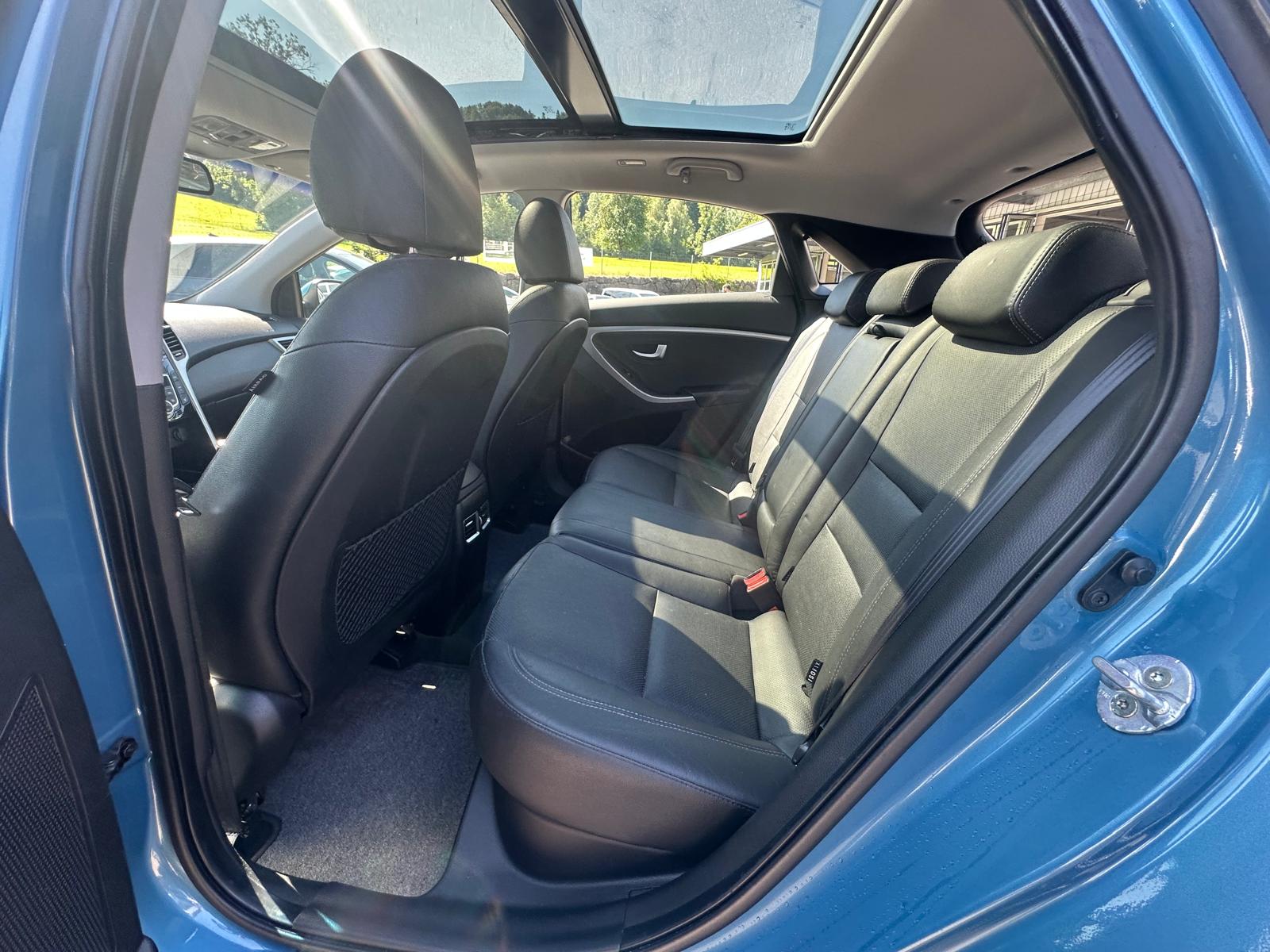 HYUNDAI i30 1.6 GDI Premium-image-15