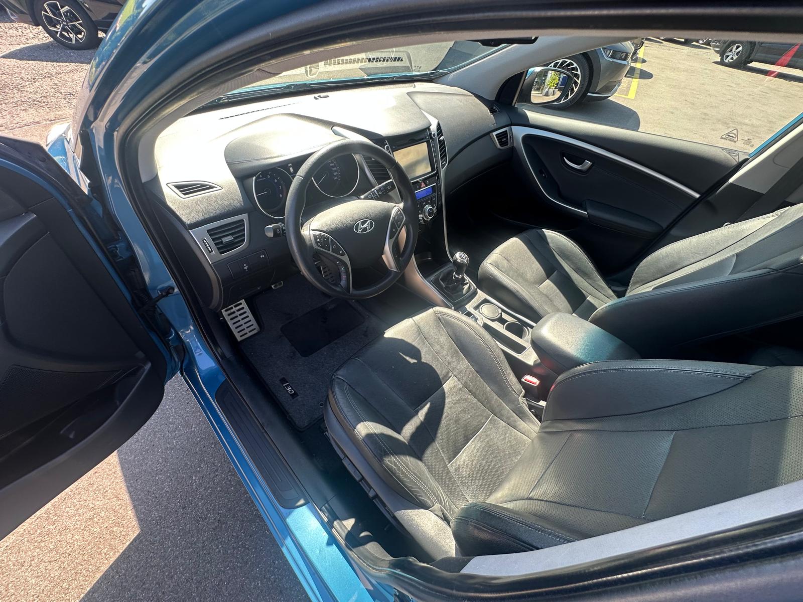 HYUNDAI i30 1.6 GDI Premium-image-7