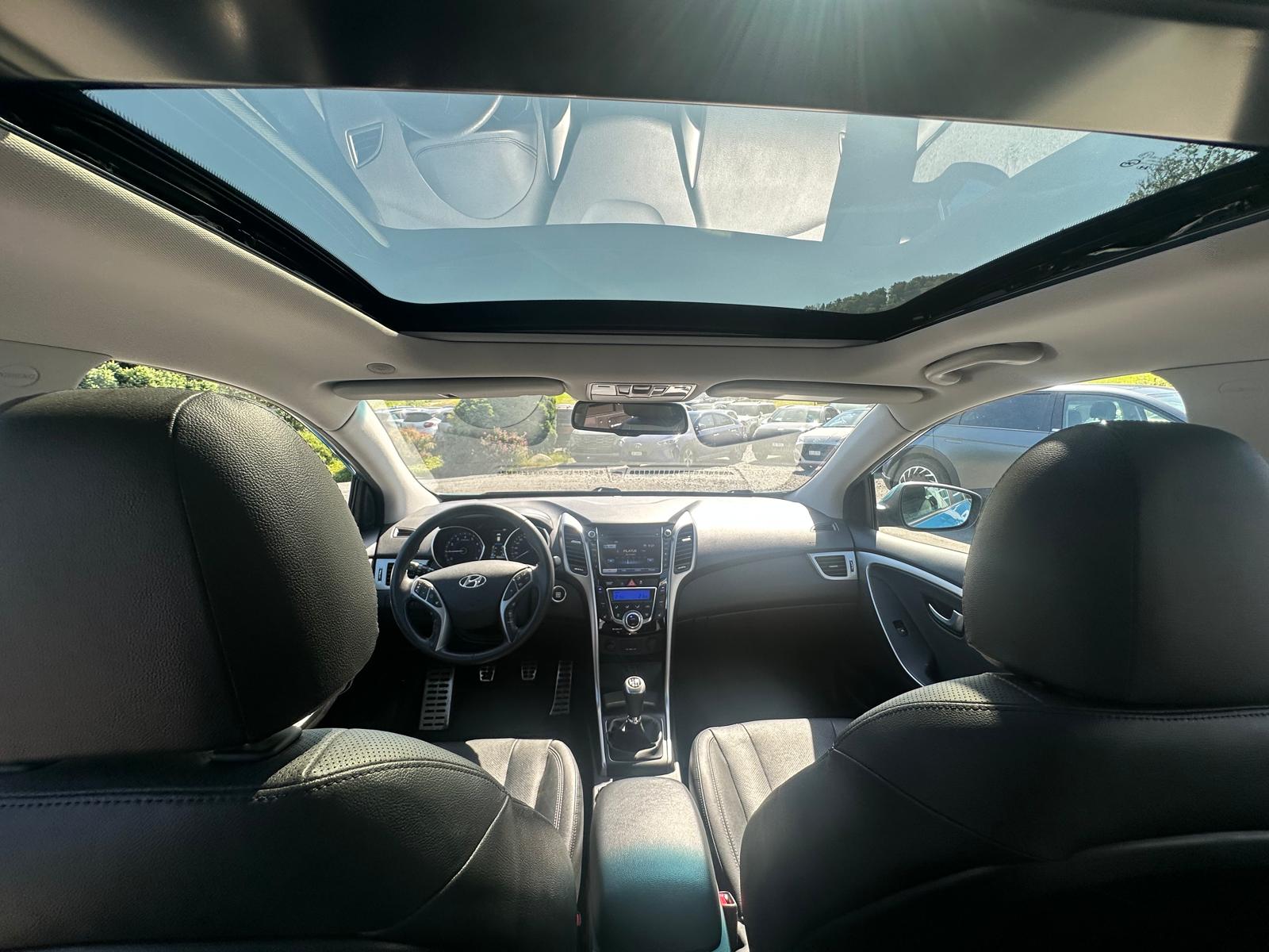 HYUNDAI i30 1.6 GDI Premium-image-11
