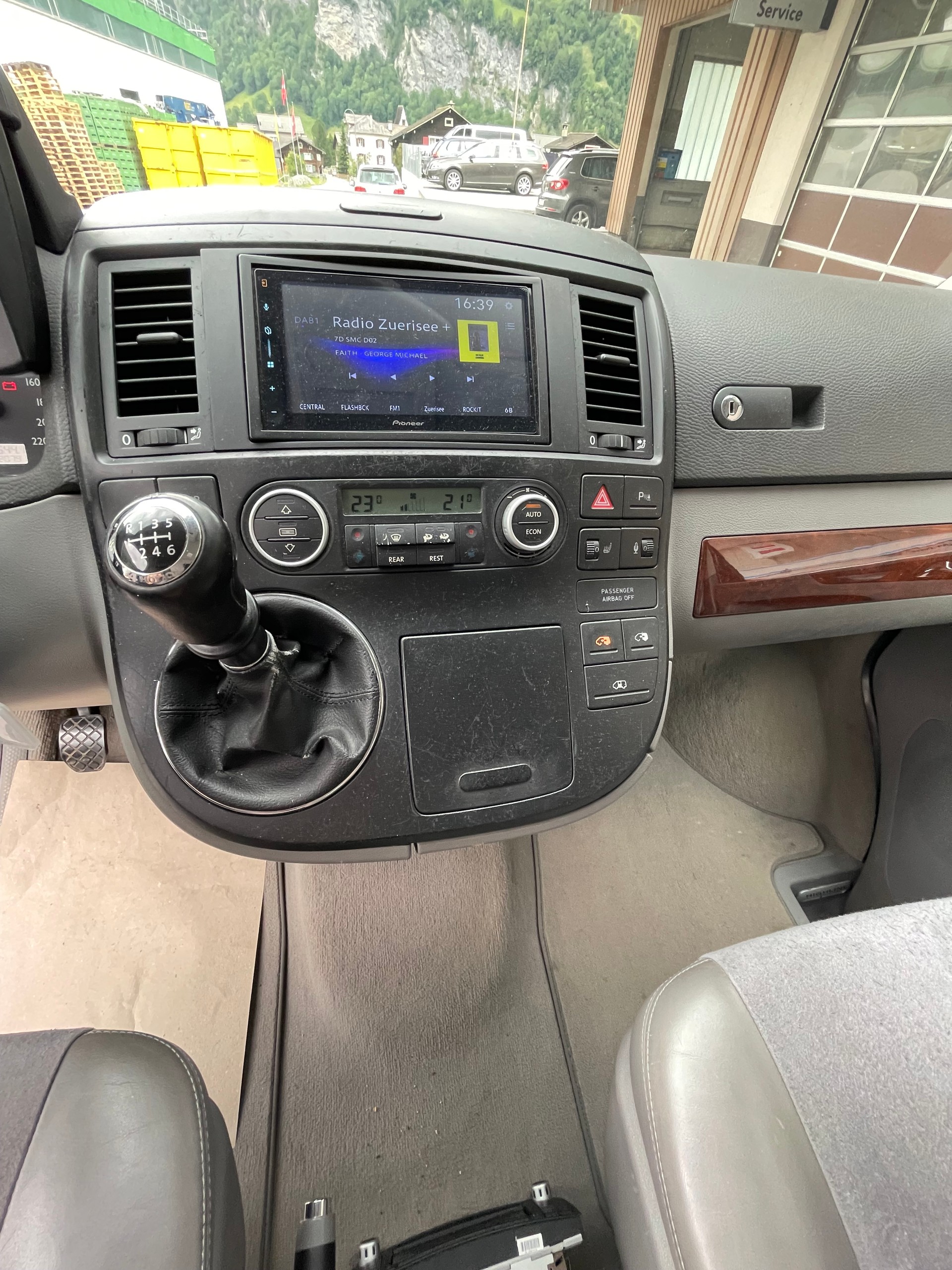 VW T5 Multivan Highline 2.5 TDI 4M-image-10