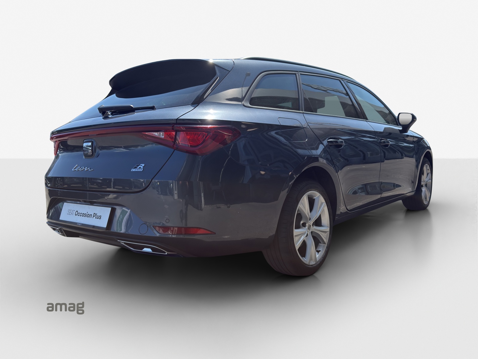 SEAT Leon ST 1.5 eHybrid pHEV DSG FR-image-5