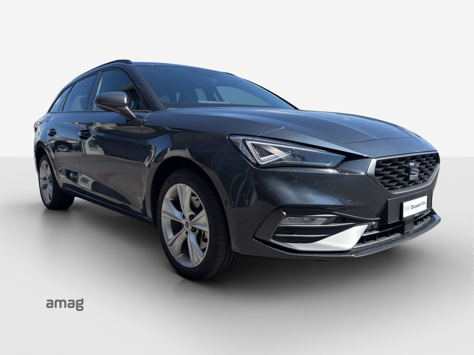 SEAT Leon ST 1.5 eHybrid pHEV DSG FR-image-6