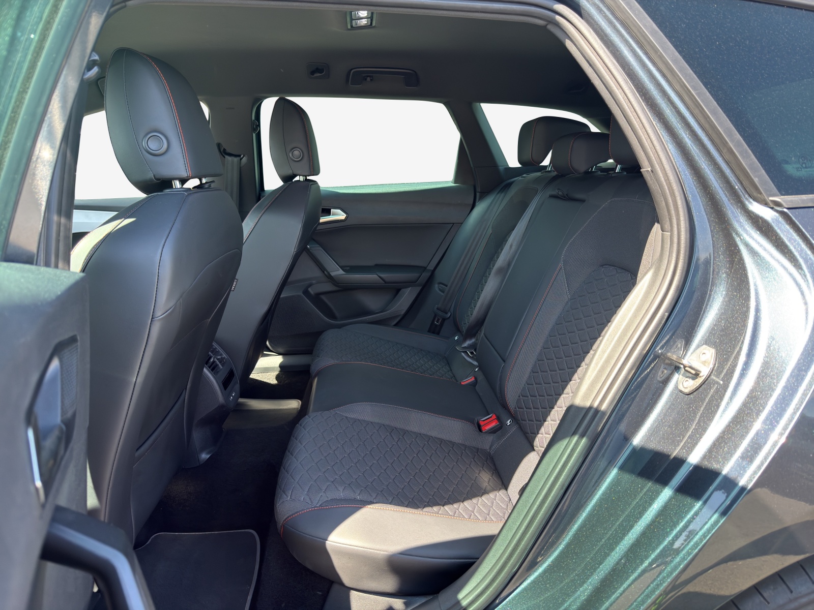 SEAT Leon ST 1.5 eHybrid pHEV DSG FR-image-12