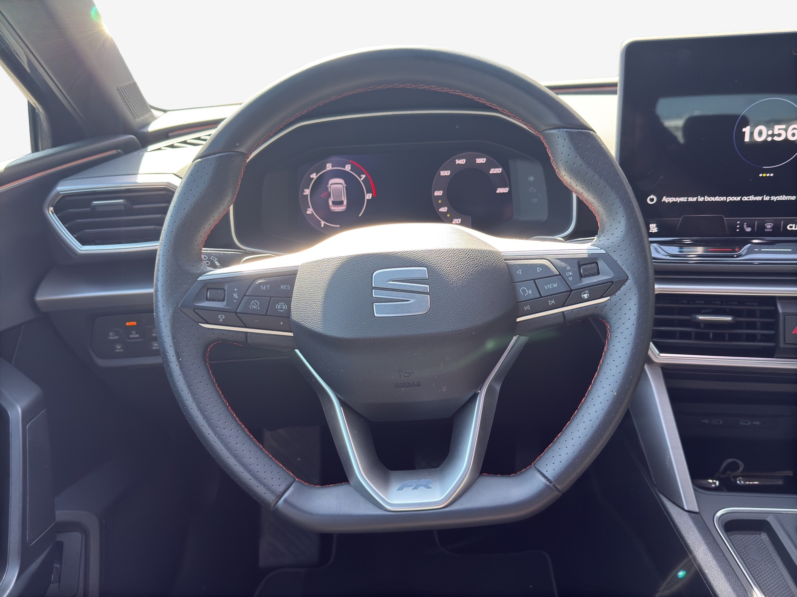 SEAT Leon ST 1.5 eHybrid pHEV DSG FR-image-10
