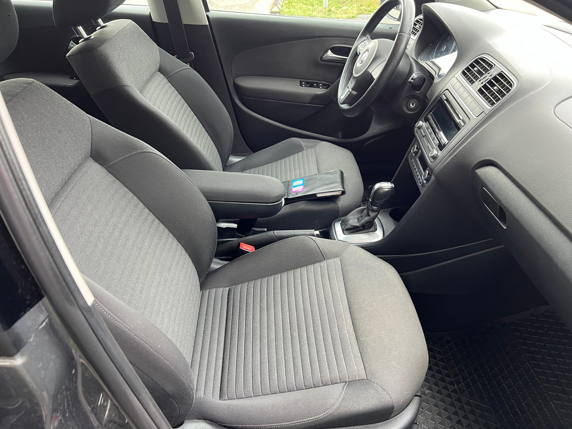 VW Polo 1.6 TDI Comfortline DSG-image-8