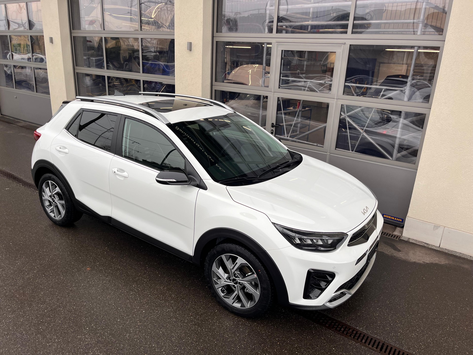 KIA Stonic 1.0 T-GDi MHEV GT-Line-image-6