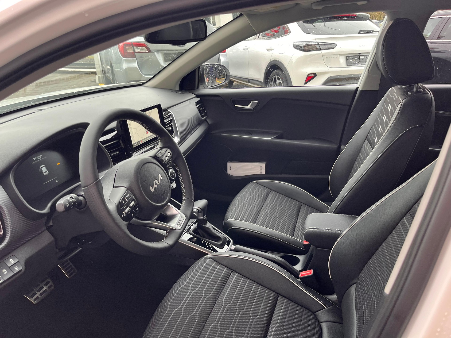 KIA Stonic 1.0 T-GDi MHEV GT-Line-image-14