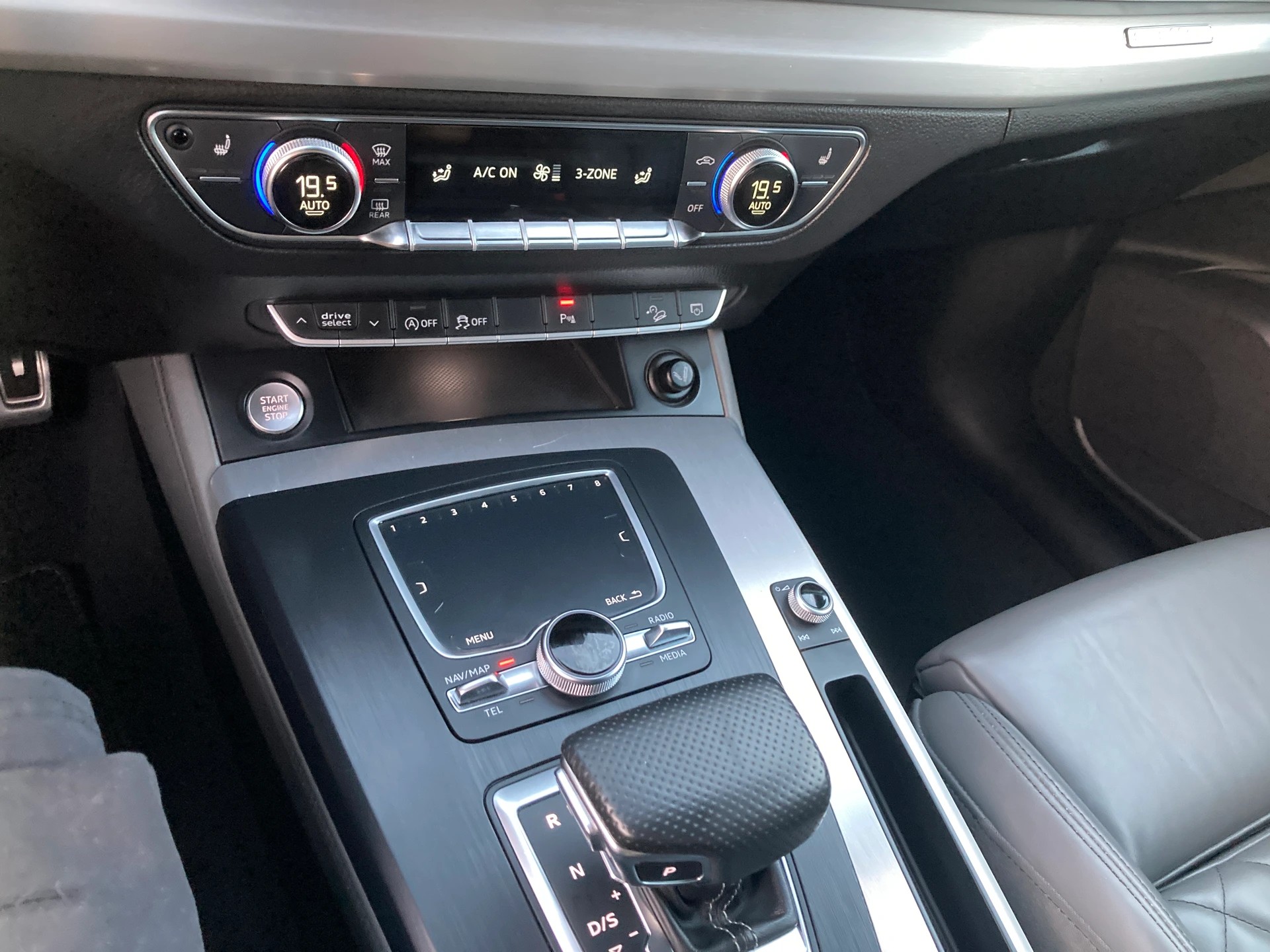 AUDI Q5 2.0 TDI sport quattro S-tronic mit Standheizung-image-13