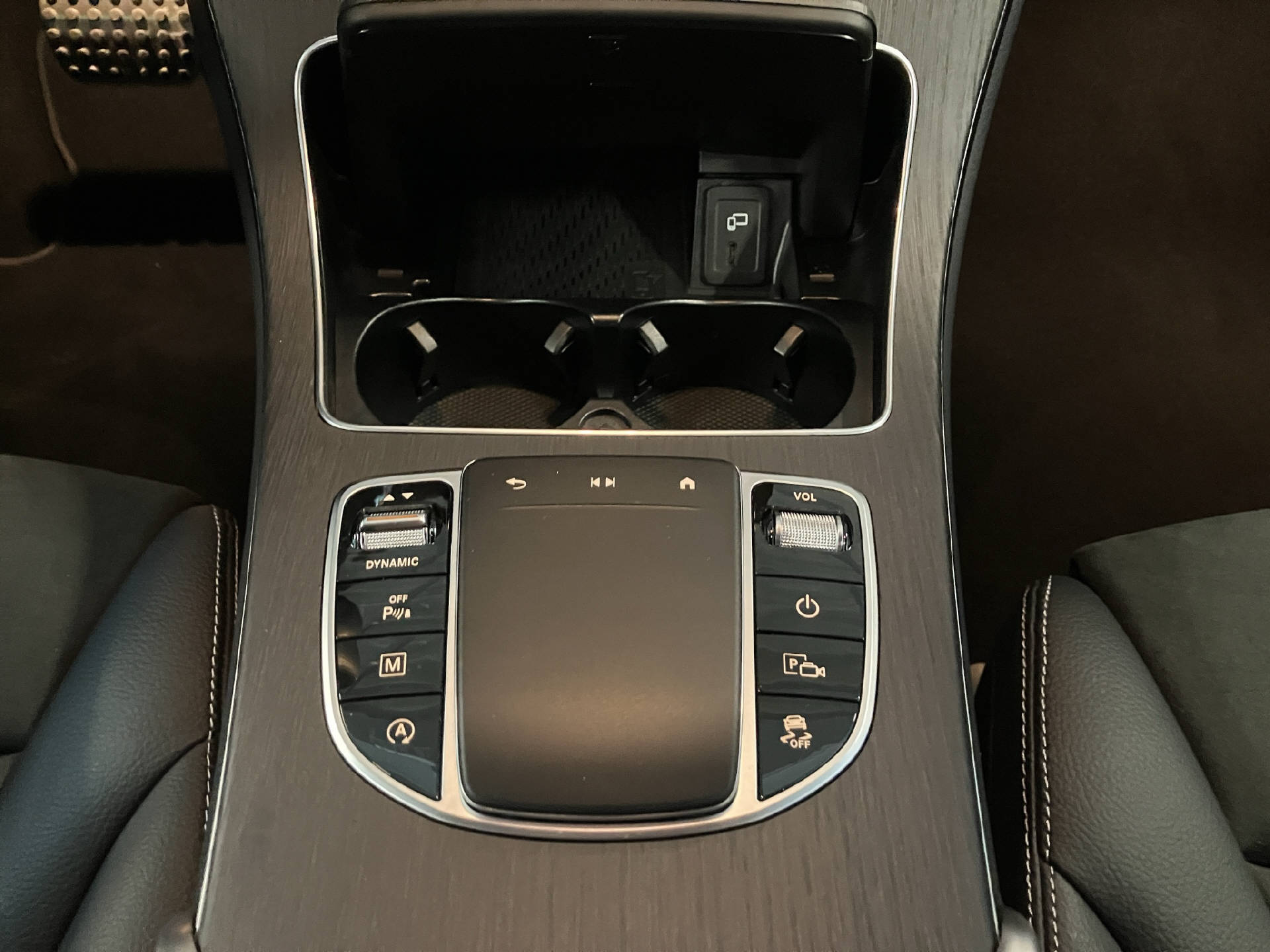 MERCEDES-BENZ GLC 220 d AMG Line 4MATIC-image-10