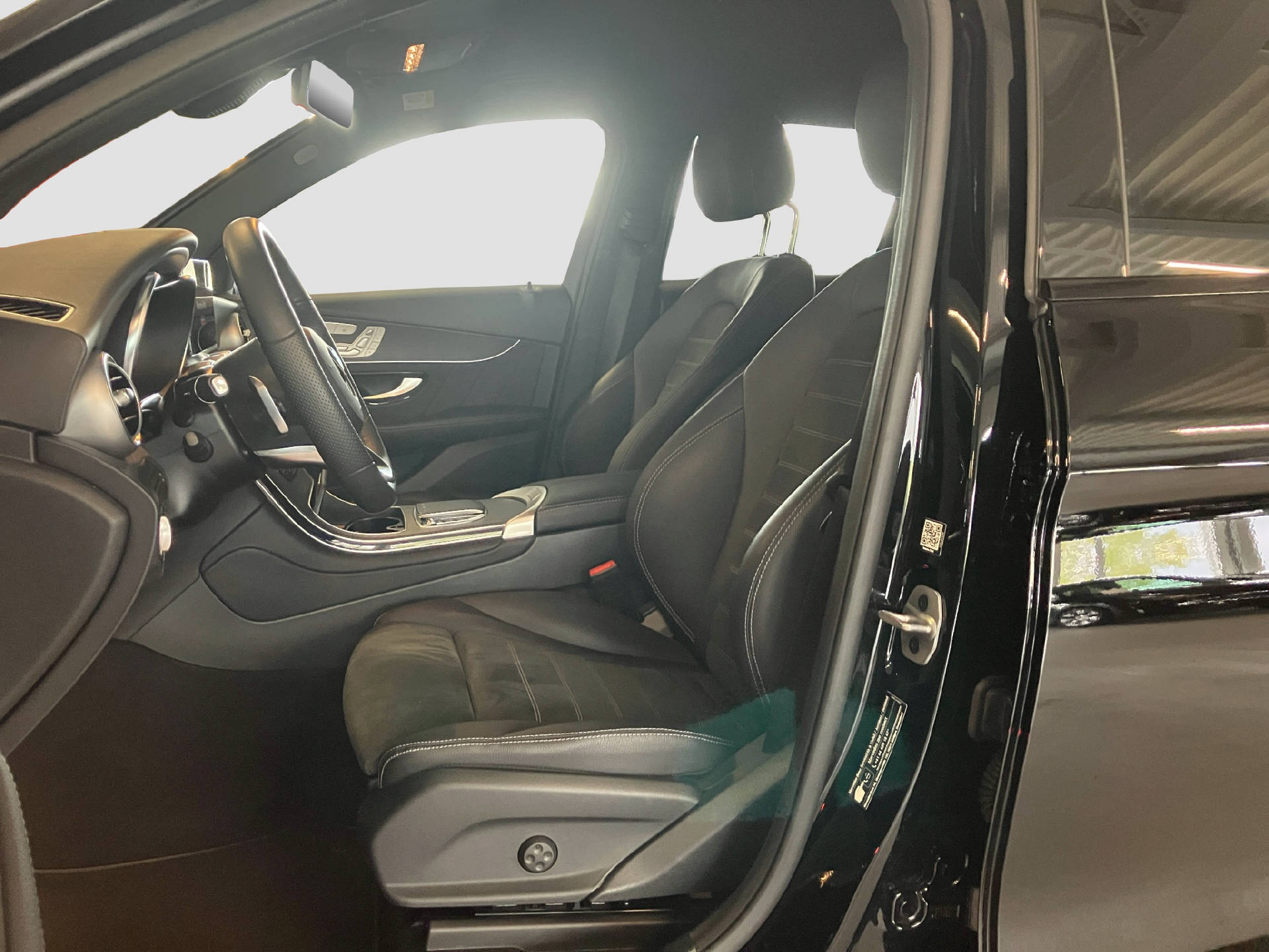MERCEDES-BENZ GLC 220 d AMG Line 4MATIC-image-6
