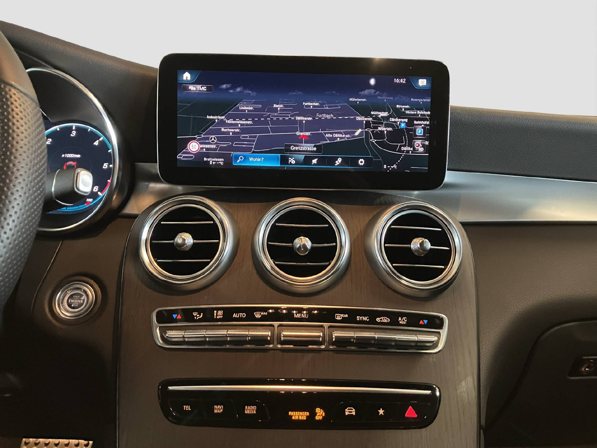 MERCEDES-BENZ GLC 220 d AMG Line 4MATIC-image-9
