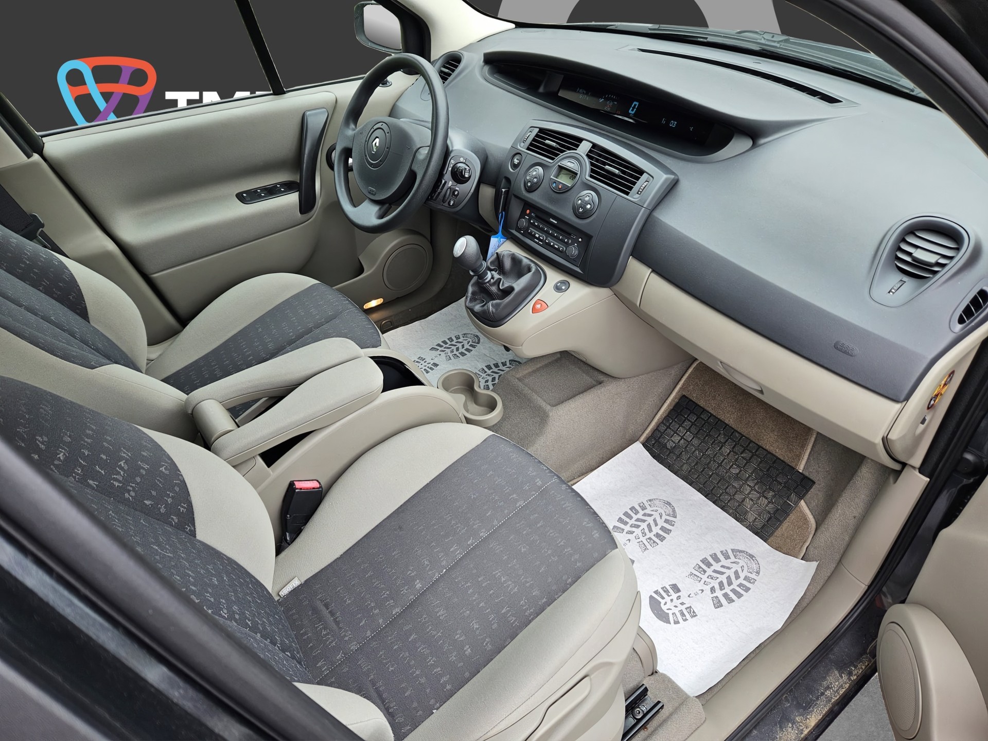 RENAULT Scénic 2.0 16V Dynamique-image-9