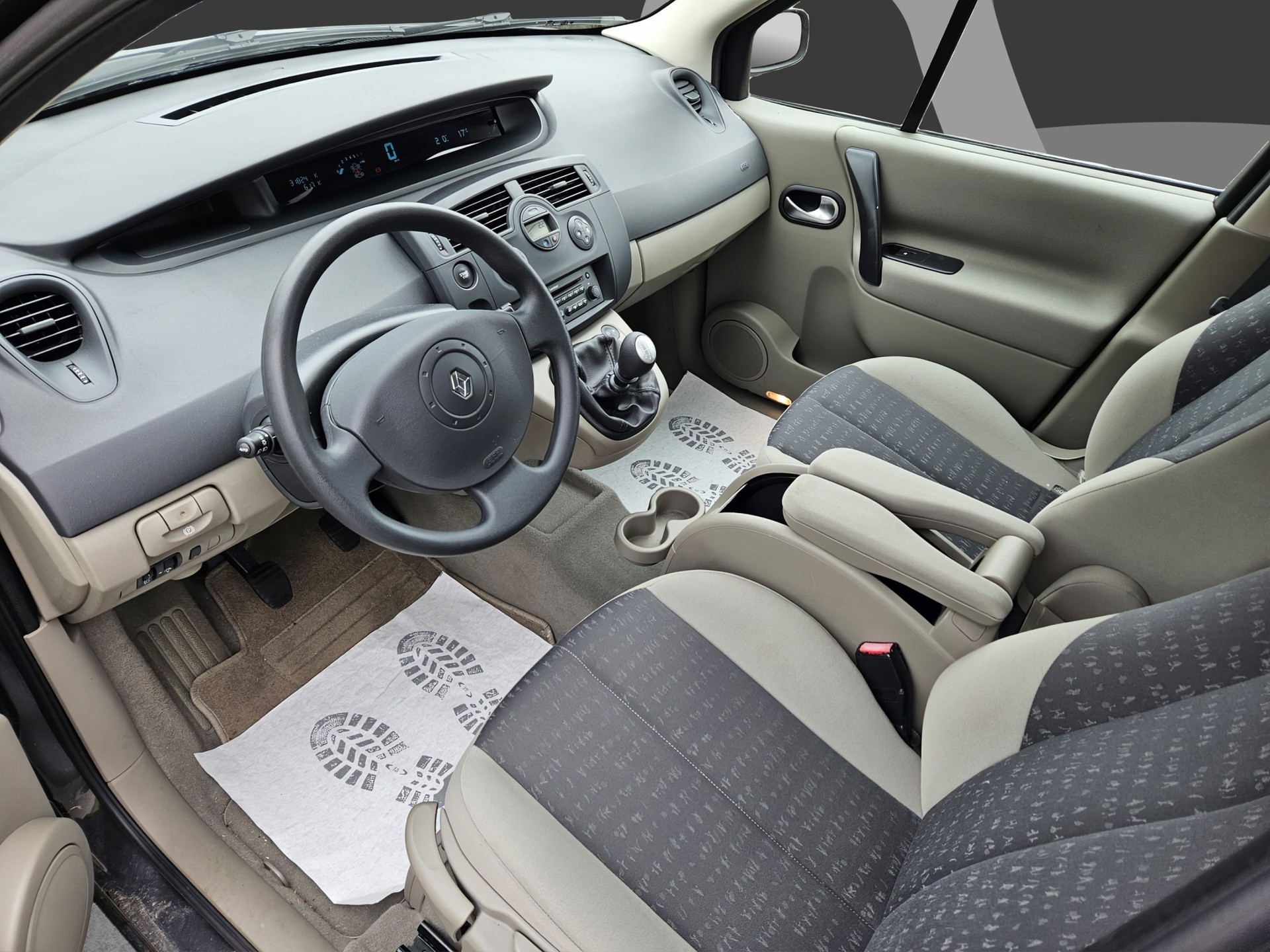 RENAULT Scénic 2.0 16V Dynamique-image-8