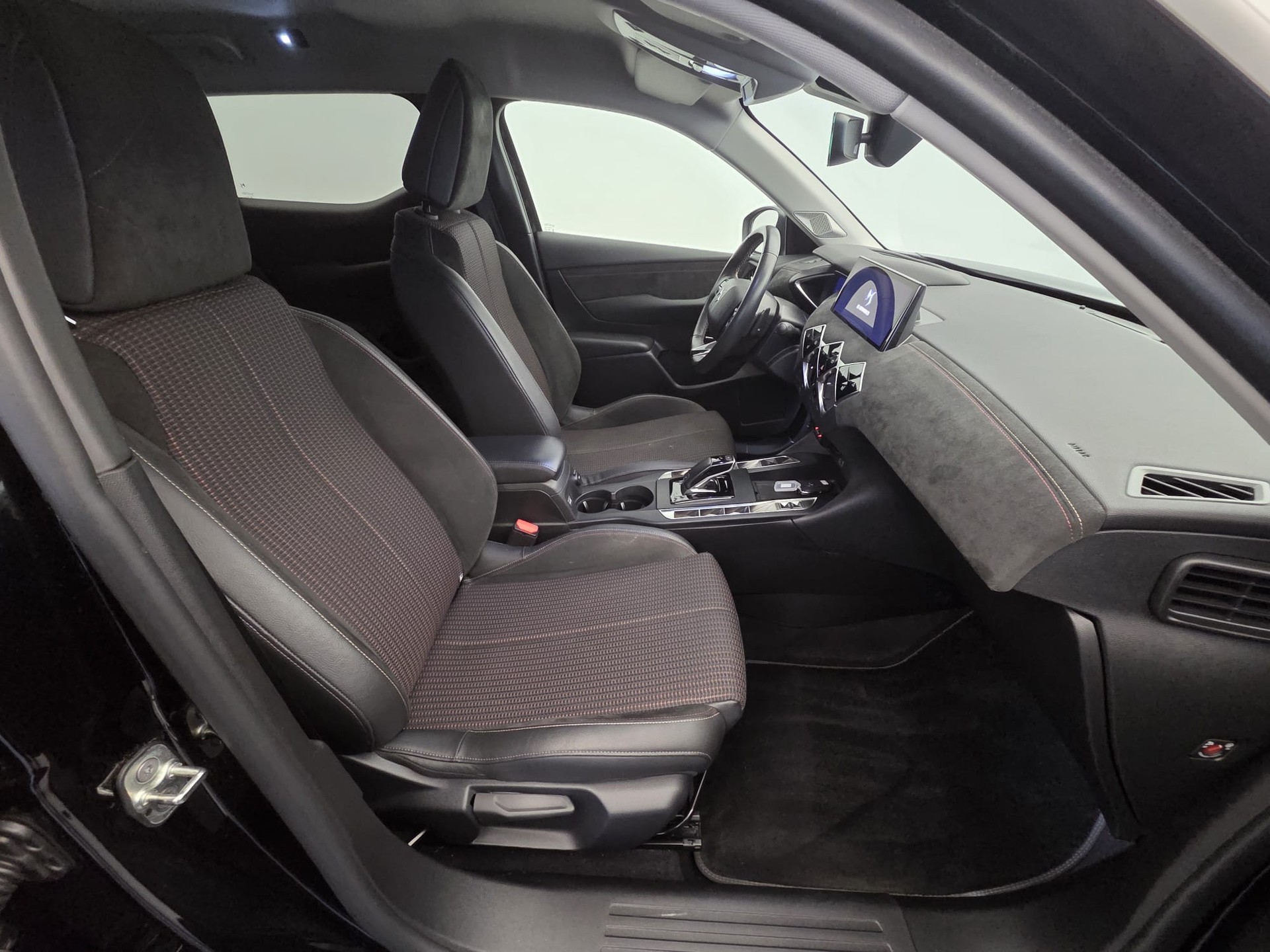 DS AUTOMOBILES DS 3 Crossback 1.2 PureTech Performance Line EAT8-image-11