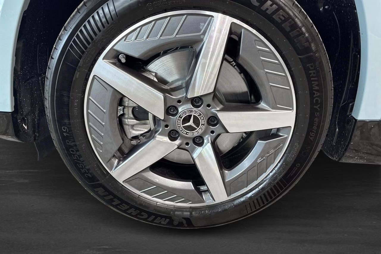 MERCEDES-BENZ GLB 220 4Matic 8G-Tronic-image-1
