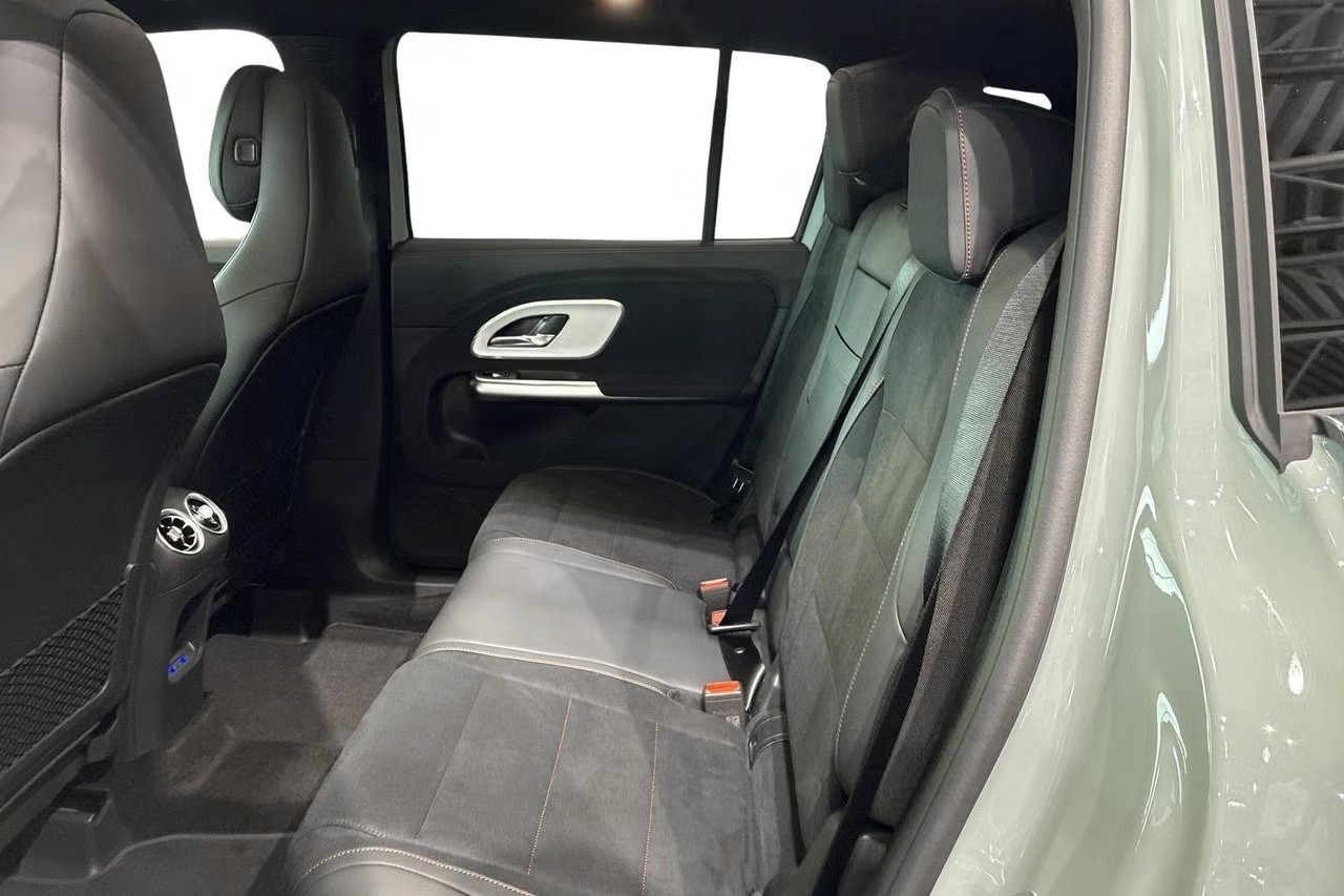 MERCEDES-BENZ GLB 220 4Matic 8G-Tronic-image-9