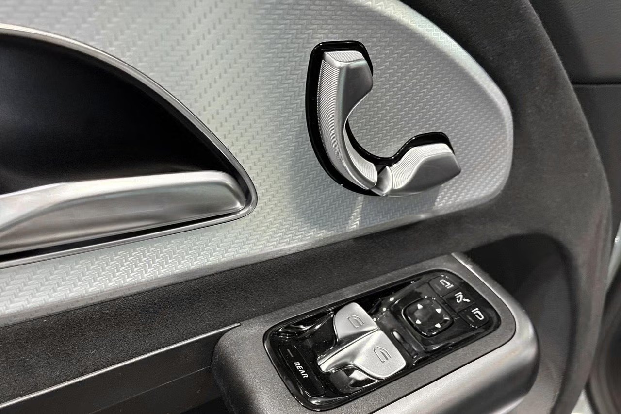 MERCEDES-BENZ GLB 220 4Matic 8G-Tronic-image-8