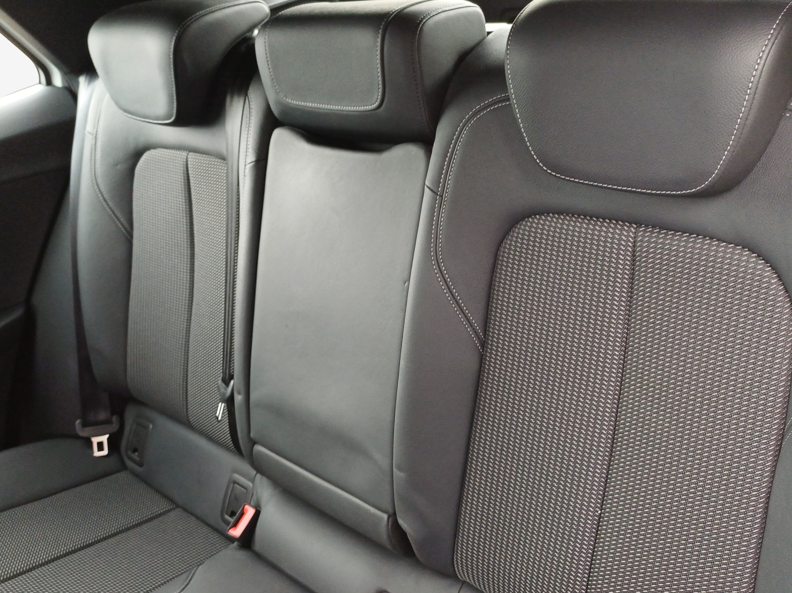 AUDI Q2 35 TFSI S line S-tronic-image-11