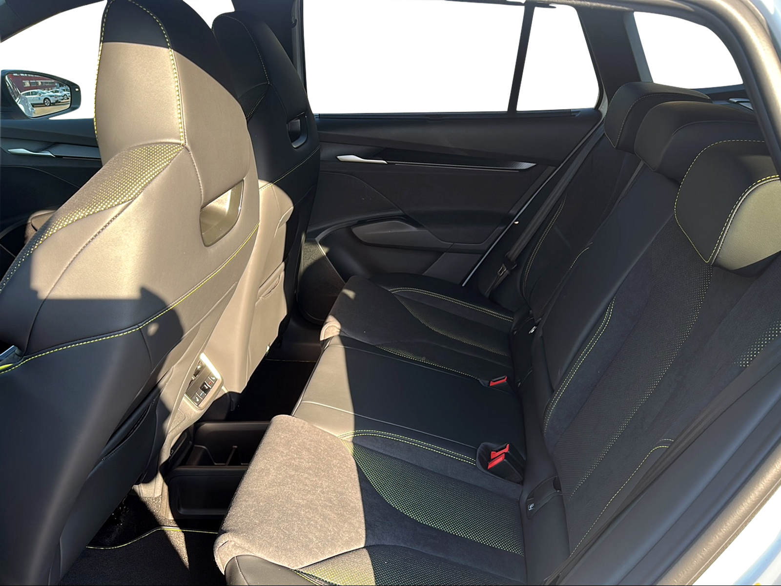 SKODA Enyaq 4x4 RS-image-4