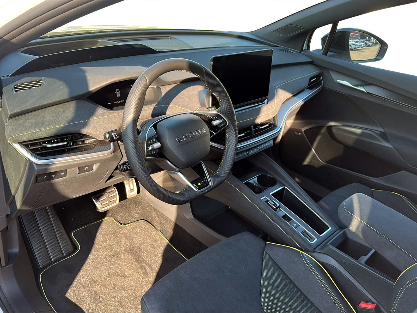 SKODA Enyaq 4x4 RS-image-3