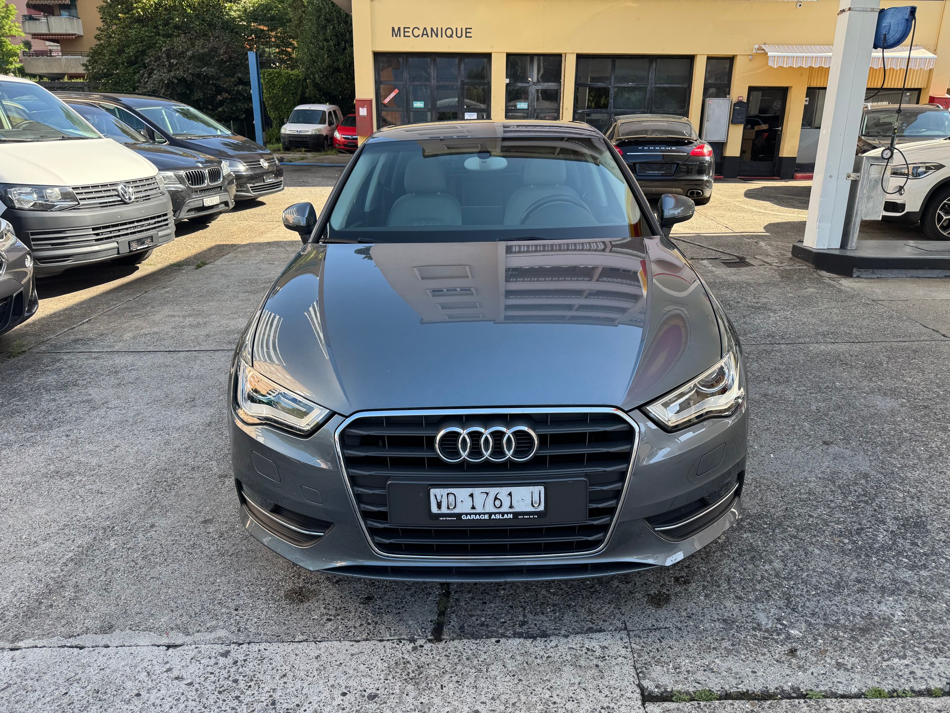 AUDI A3 Sportback 1.4 TFSI Ambition S-tronic-image-4