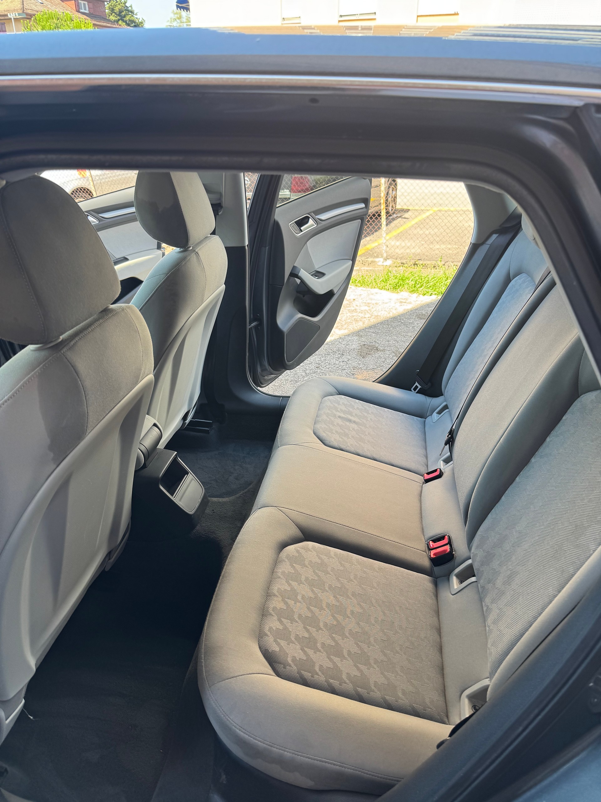 AUDI A3 Sportback 1.4 TFSI Ambition S-tronic-image-9