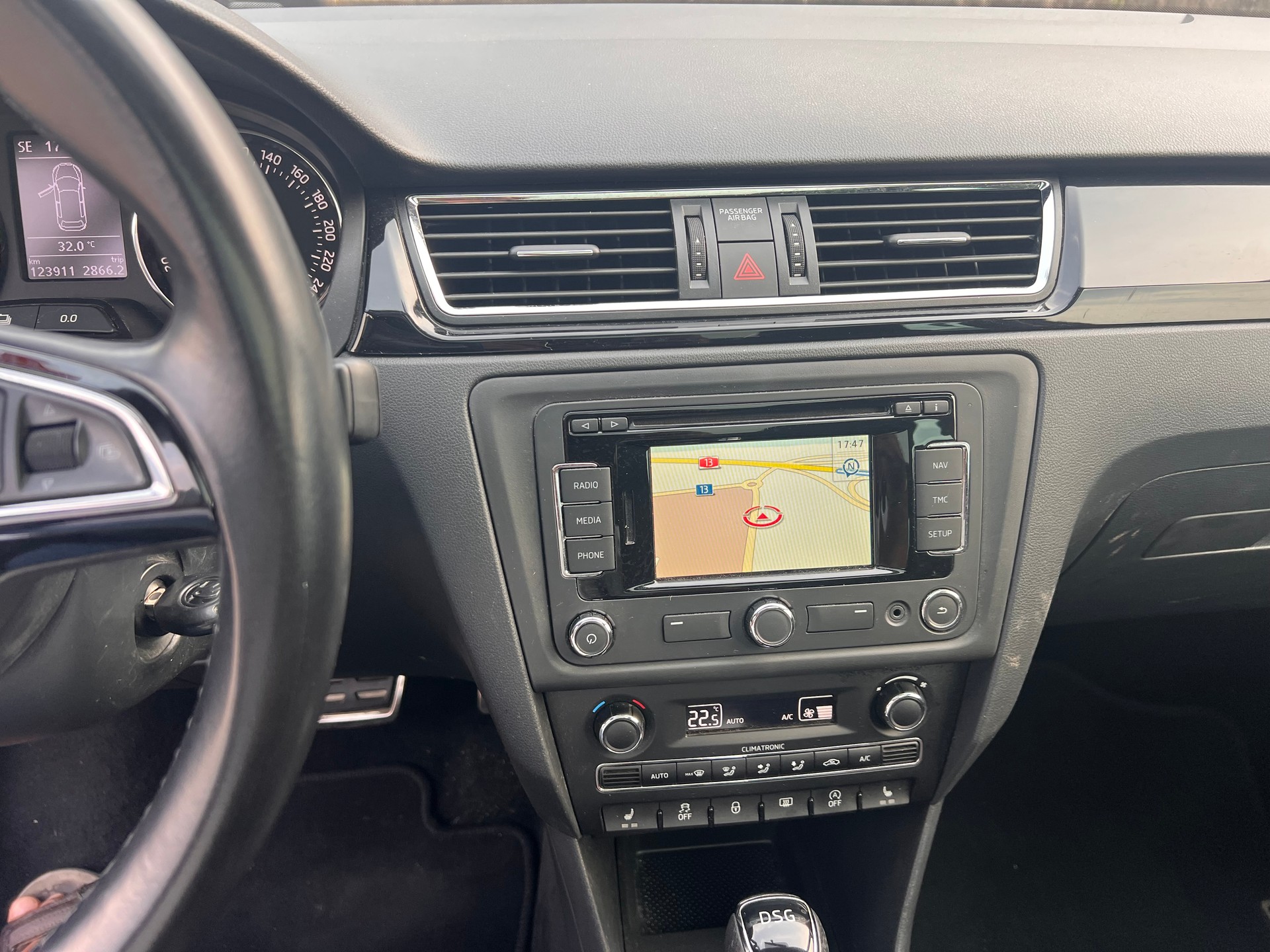 SKODA Rapid Spaceback 1.4 TSI Swiss Ed. DSG-image-9