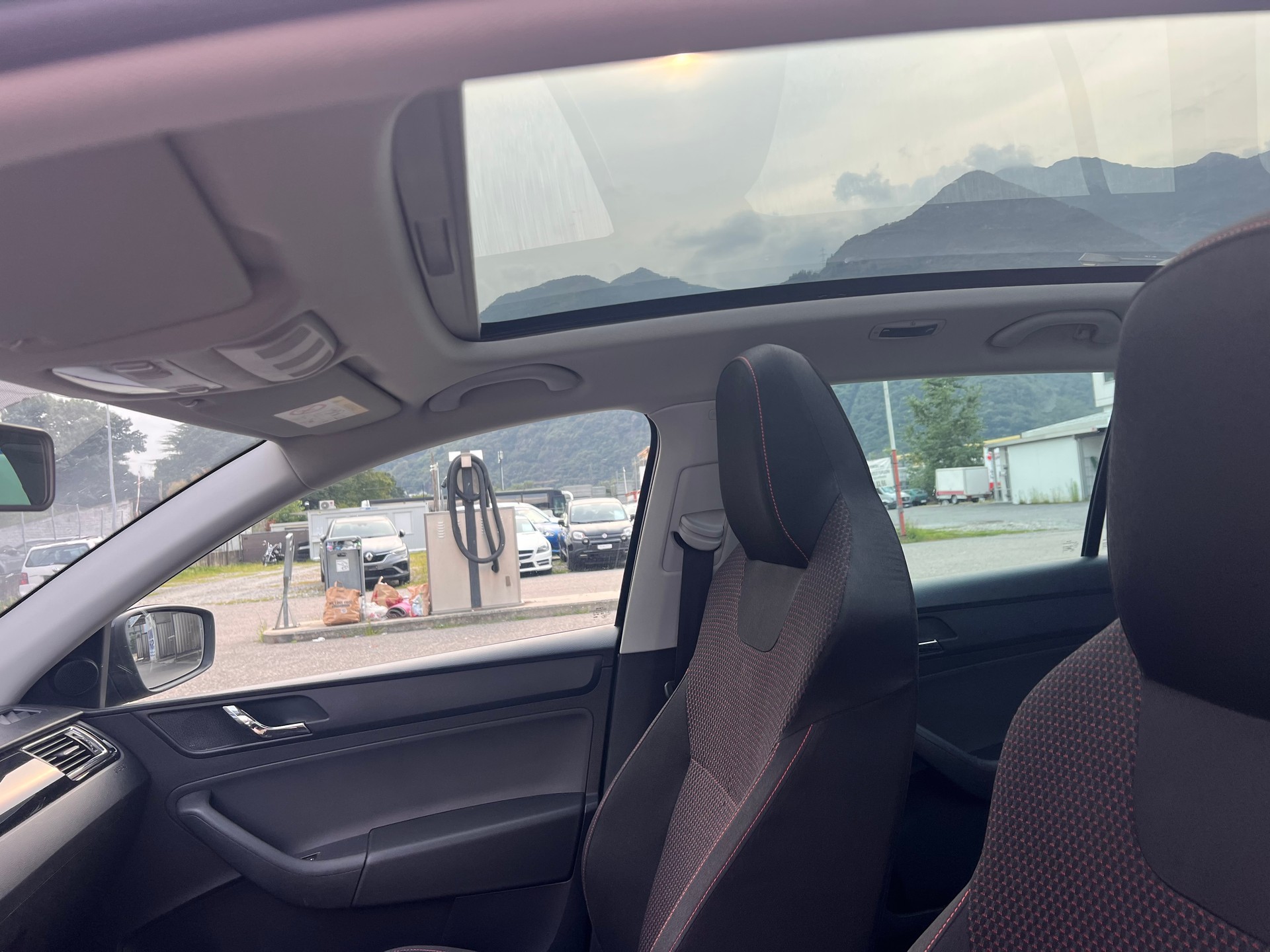 SKODA Rapid Spaceback 1.4 TSI Swiss Ed. DSG-image-13