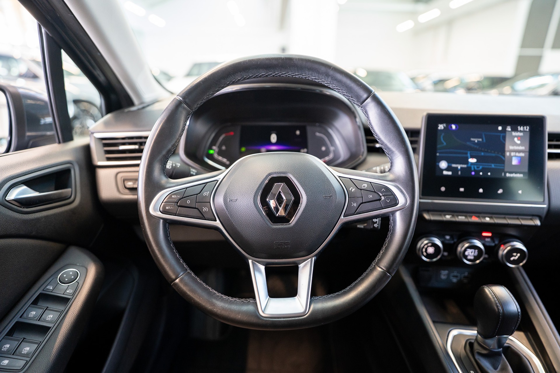 RENAULT Clio 1.0 TCe evolution / CH-Fahrzeug / Rückfahrkamera / Tempomat-image-16