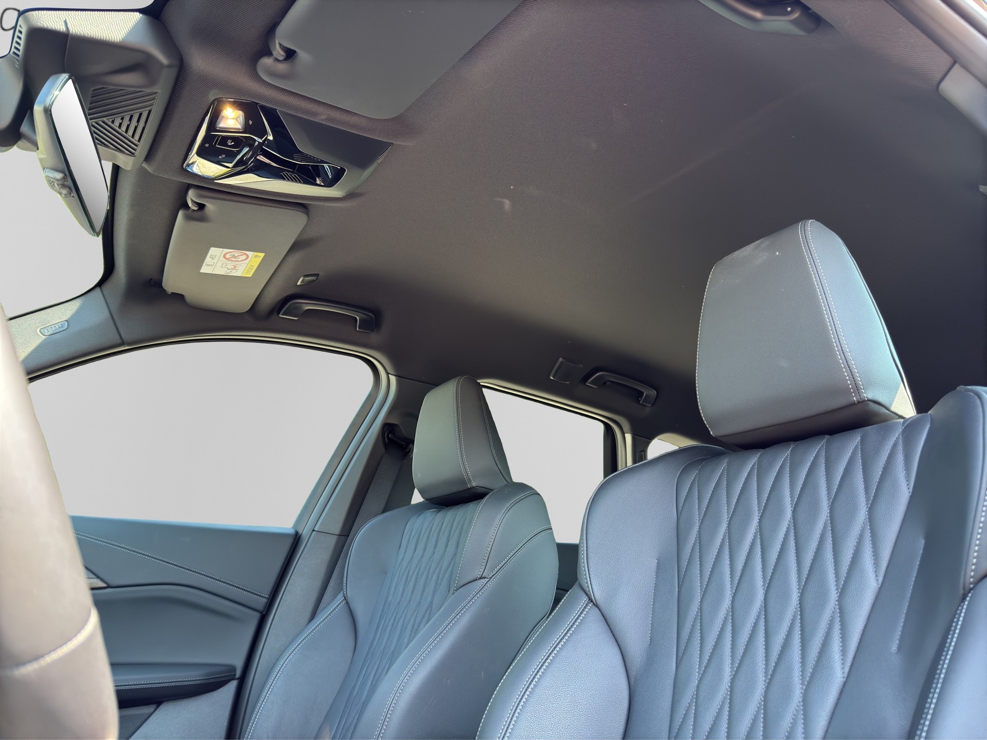 BMW X1 23i xDrive 48V M Sport-image-16