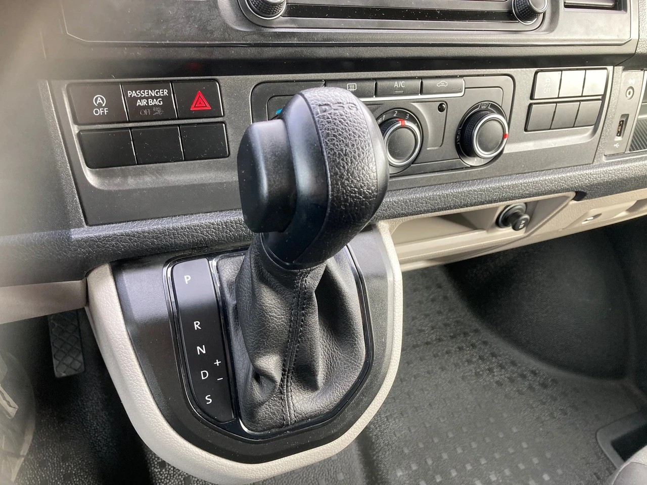 VW T6 2.0 TDI 4Motion-image-14