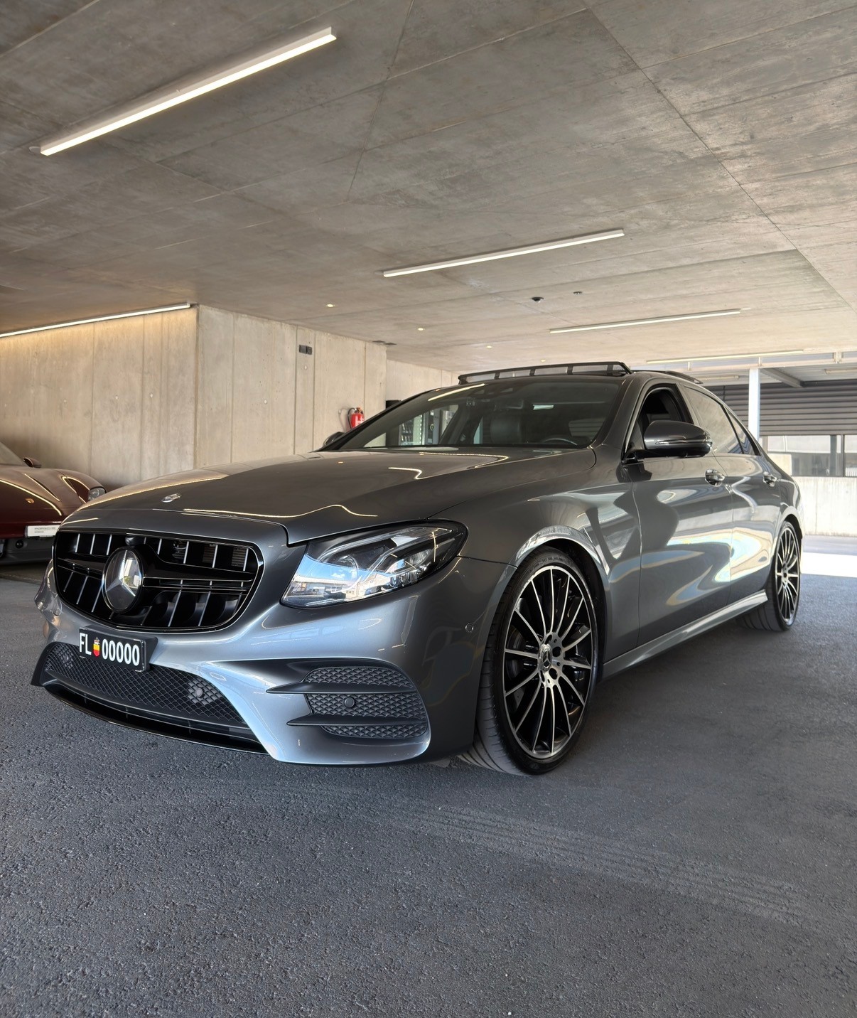 MERCEDES-BENZ E 220 d AMG Line-image-0