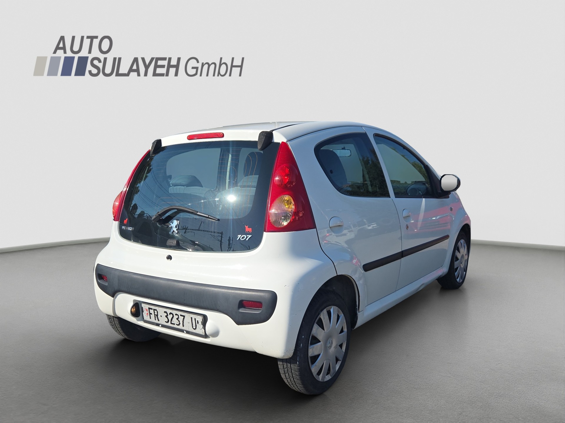 PEUGEOT 107 1.0 Trendy-image-1
