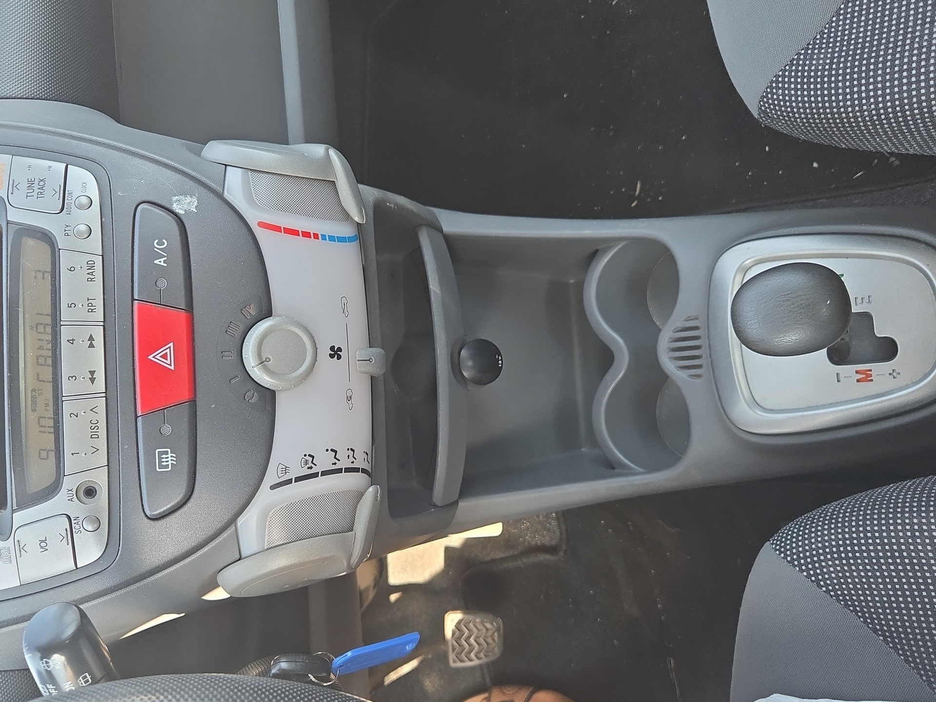 PEUGEOT 107 1.0 Trendy-image-2