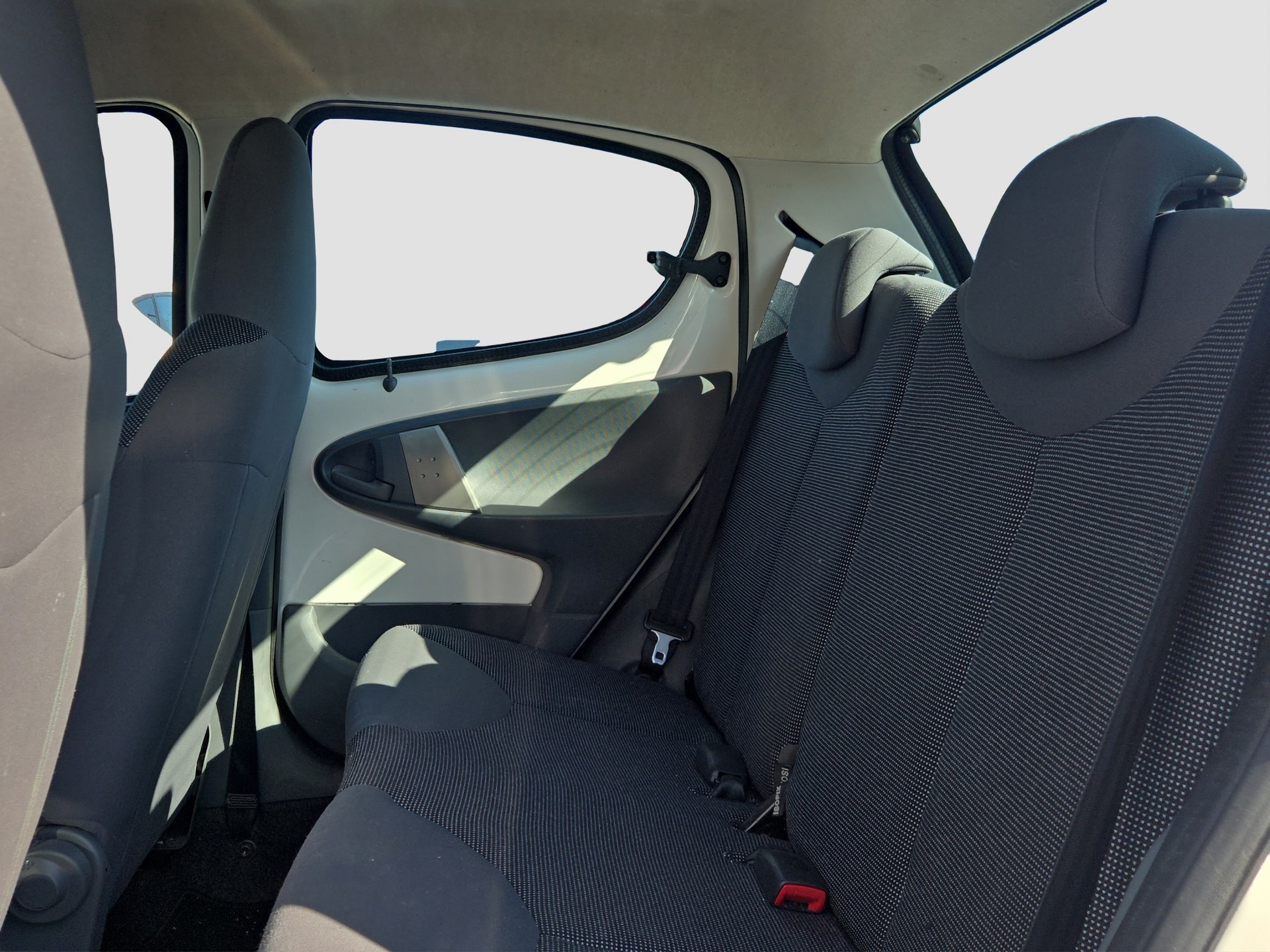 PEUGEOT 107 1.0 Trendy-image-7