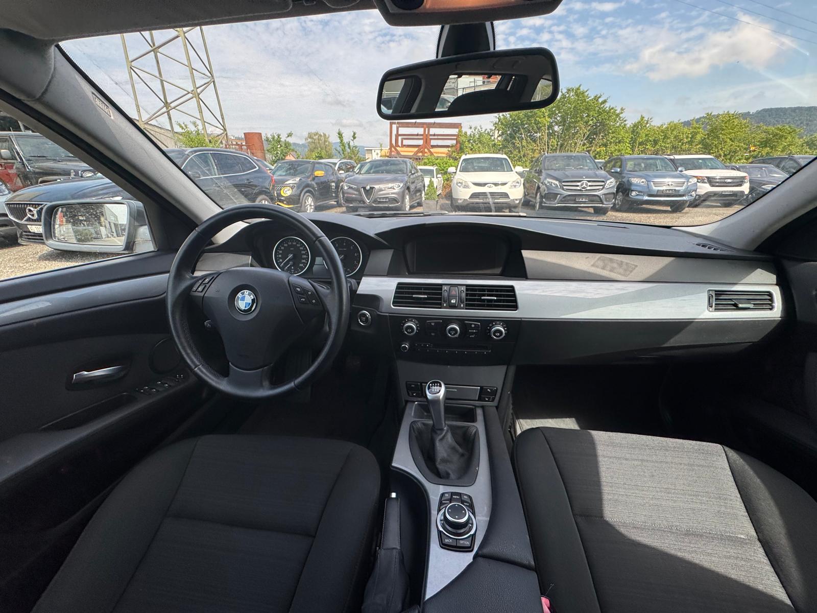 BMW 520i Touring-image-7