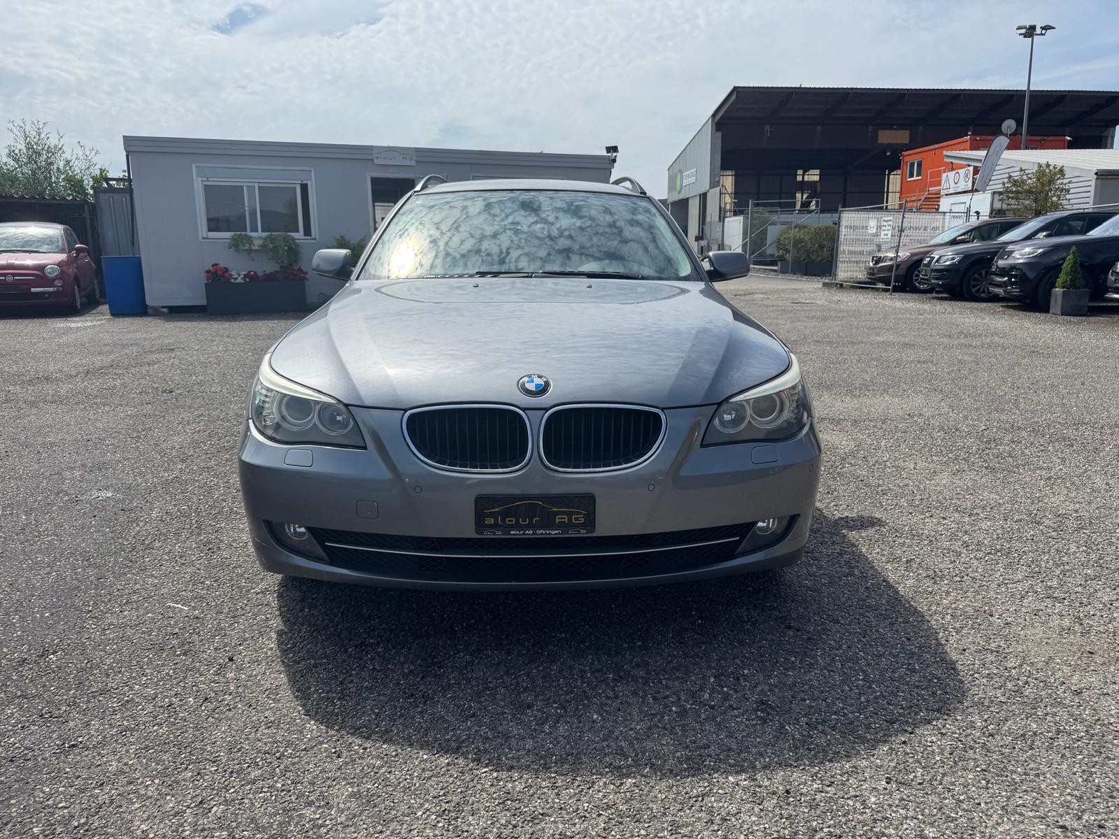 BMW 520i Touring-image-0