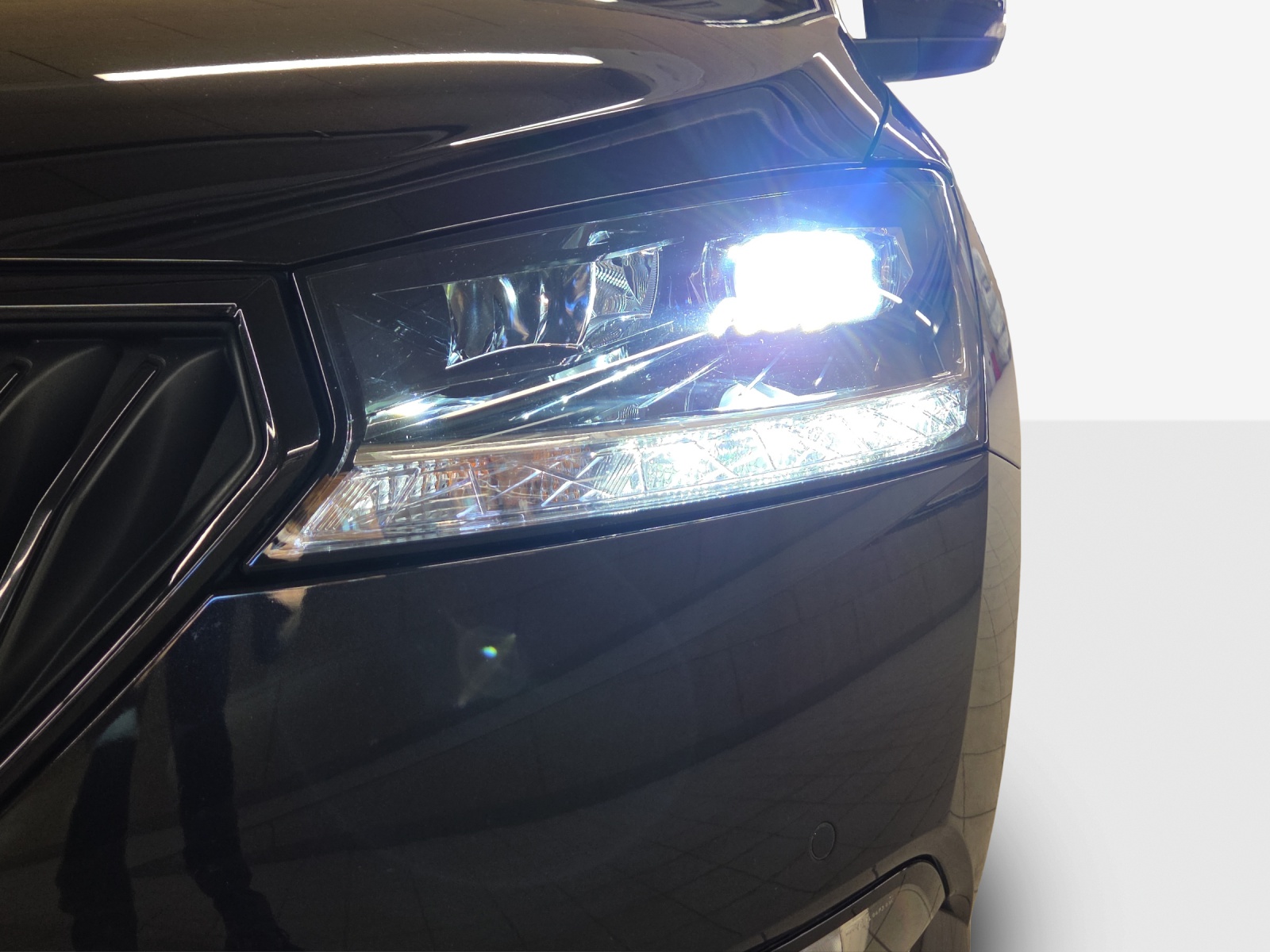 SKODA Fabia Combi 1.0 TSI Monte Carlo DSG-image-15