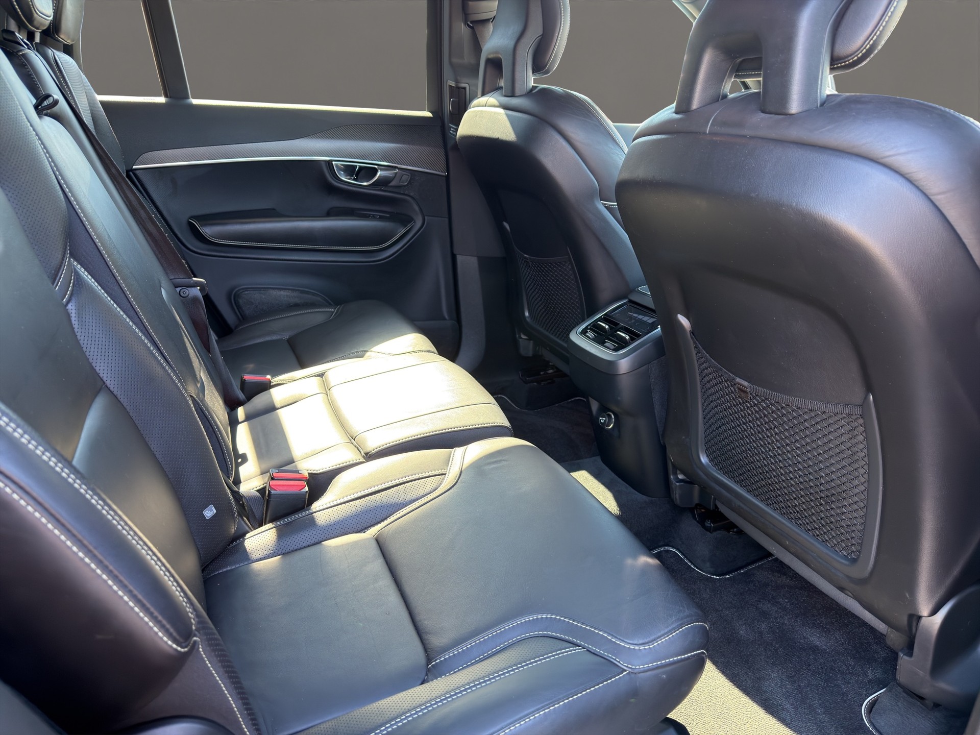 VOLVO XC90 D5 AWD R-Design Geartronic-image-13