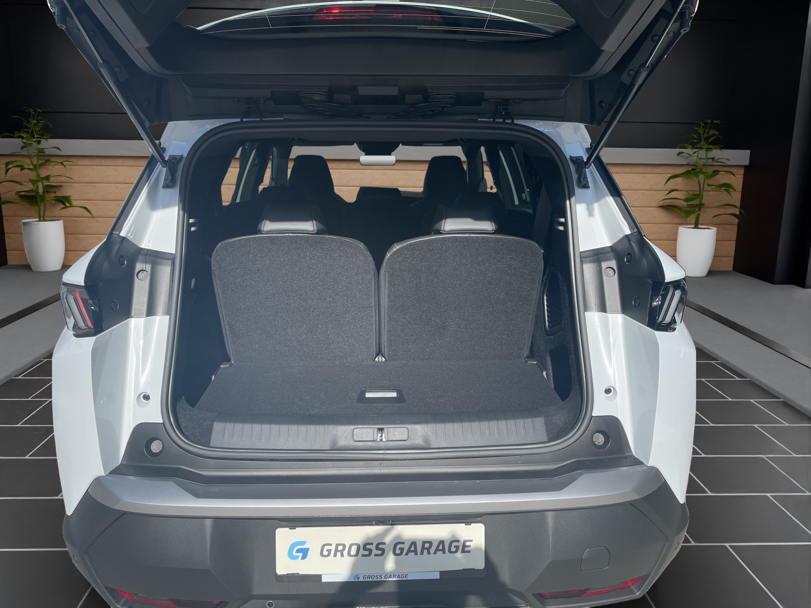 PEUGEOT 5008 NEW 73kWh Allure Premium AWD-image-8