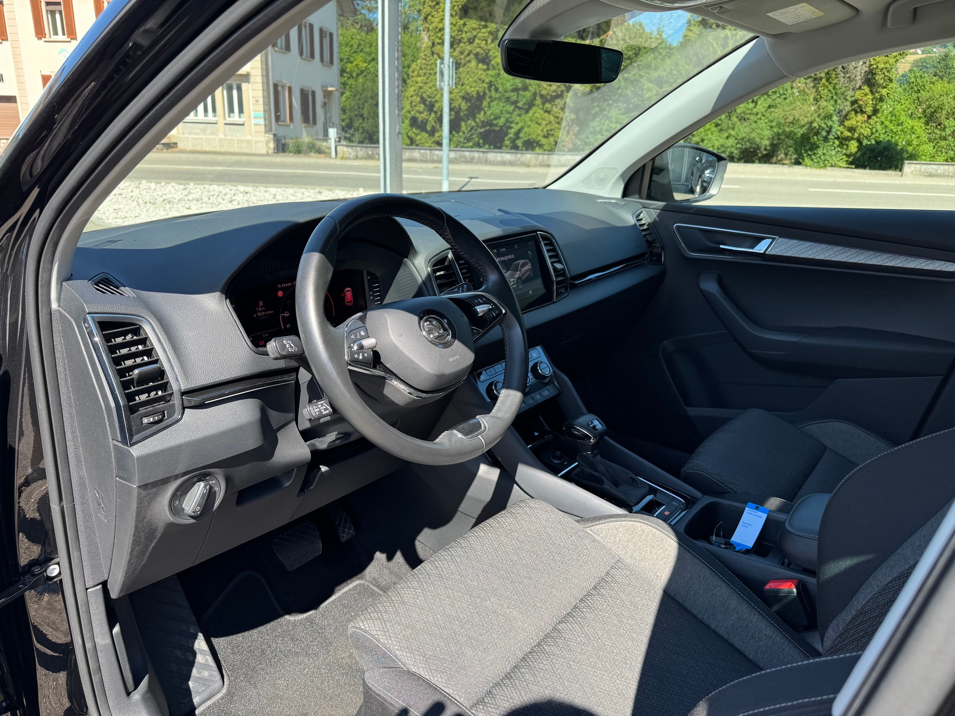 SKODA Karoq 2.0 TDI CR Style 4x4 DSG-image-9