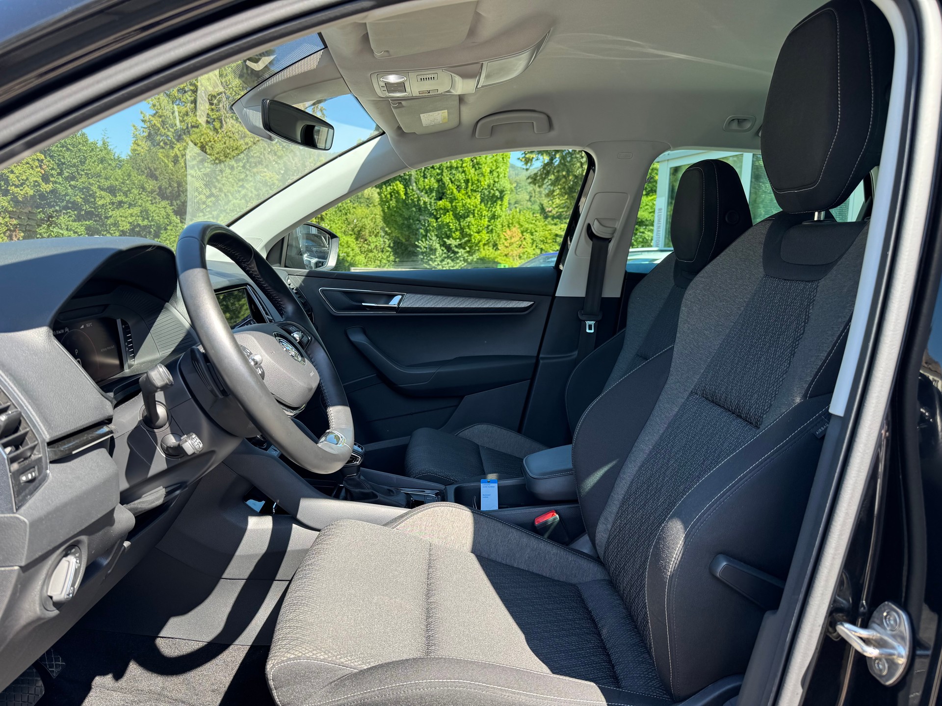 SKODA Karoq 2.0 TDI CR Style 4x4 DSG-image-8