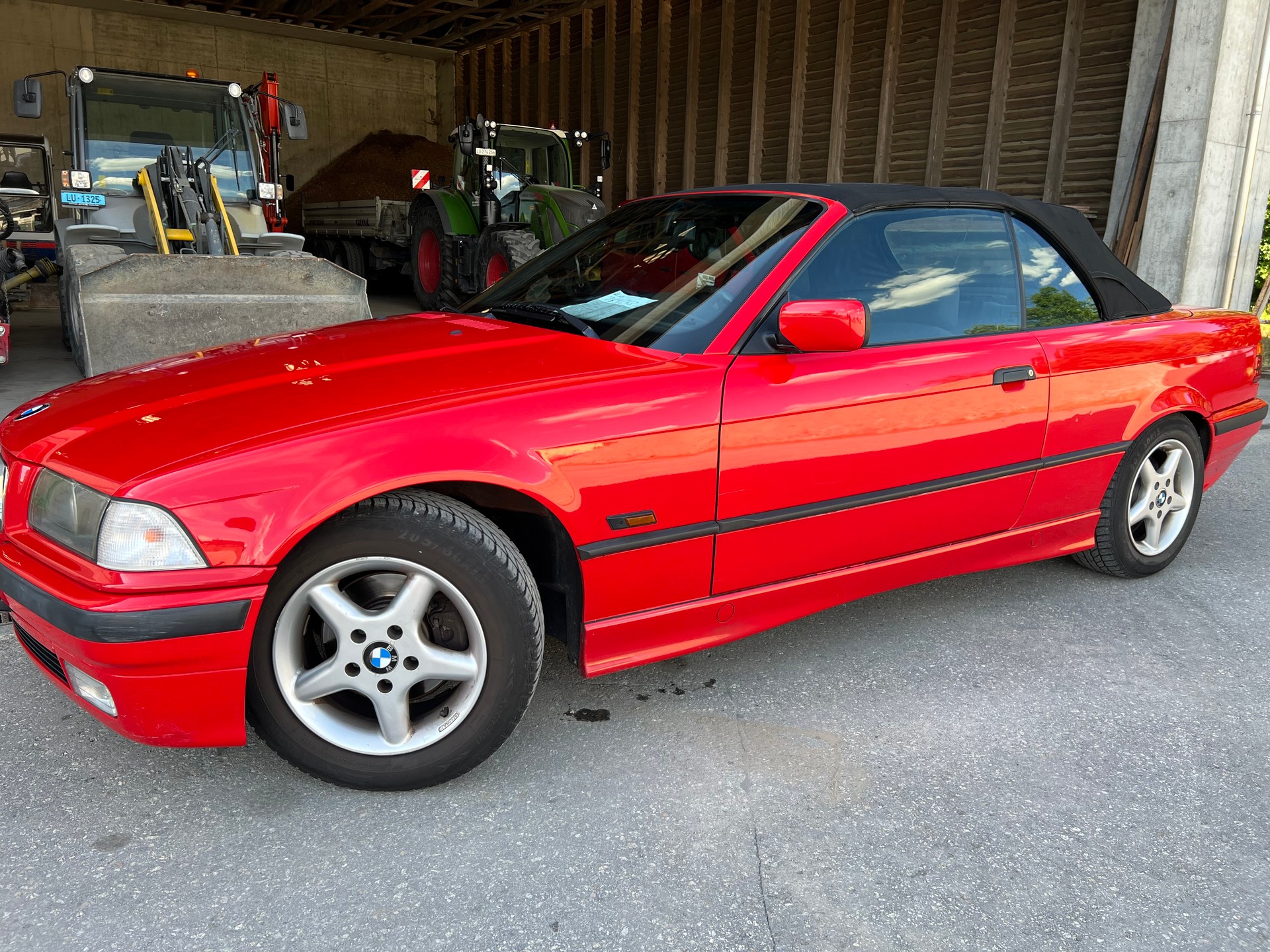 BMW 318i Cabrio-image-1