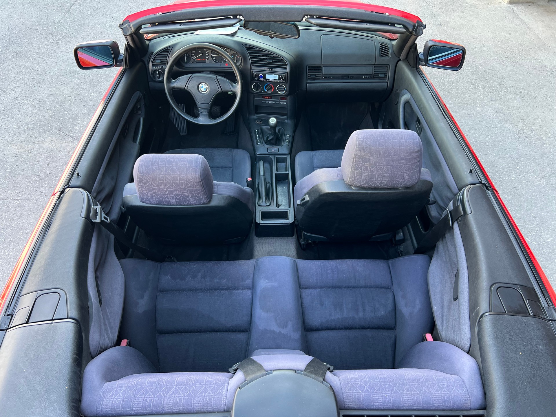BMW 318i Cabrio-image-11