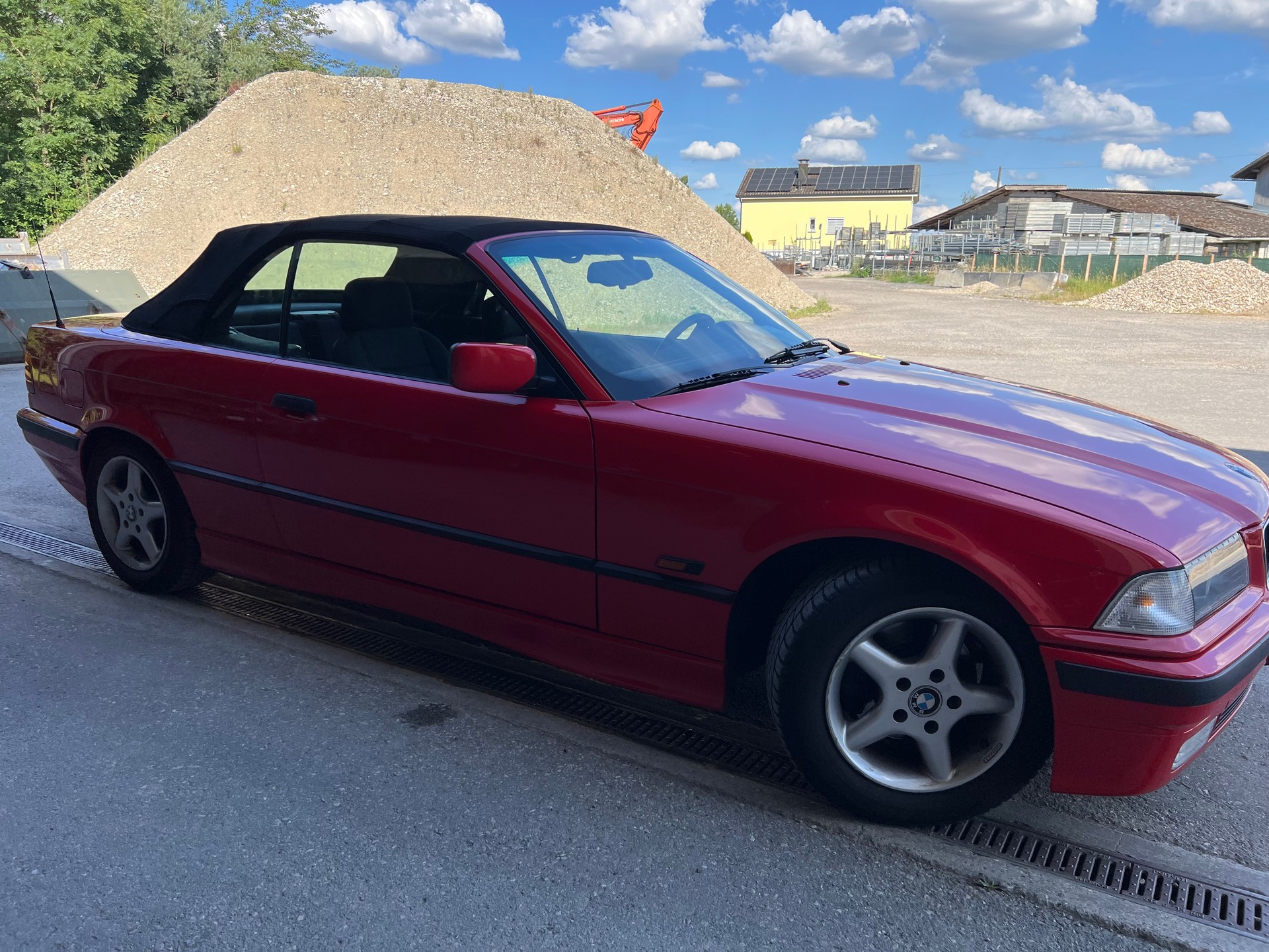 BMW 318i Cabrio-image-3