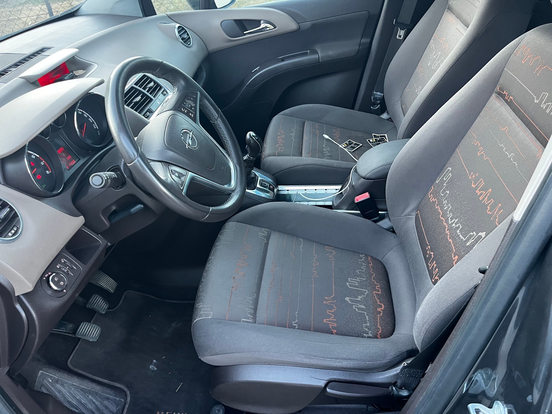OPEL Meriva 1.4 Turbo Enjoy-image-8