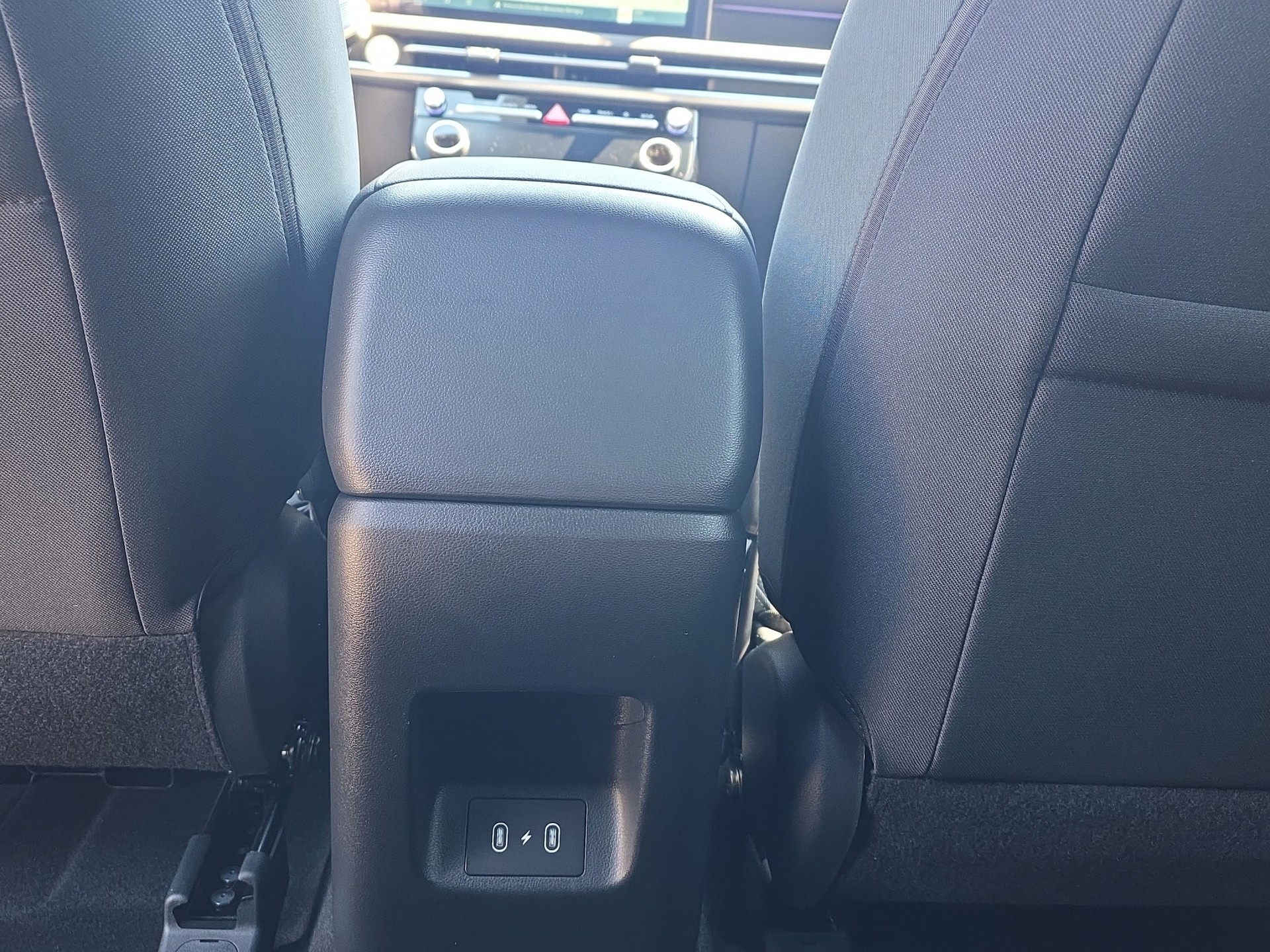 HYUNDAI Tucson 1.6 T-GDi HEV Origo Blackline 4WD-image-14