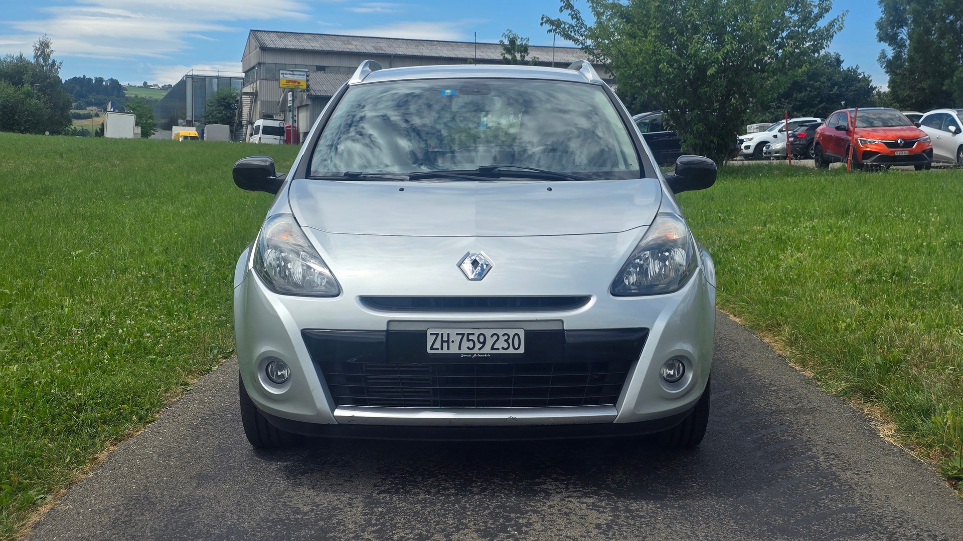 RENAULT Clio Grandtour 1.2 16V Turbo 20th Edition-image-1