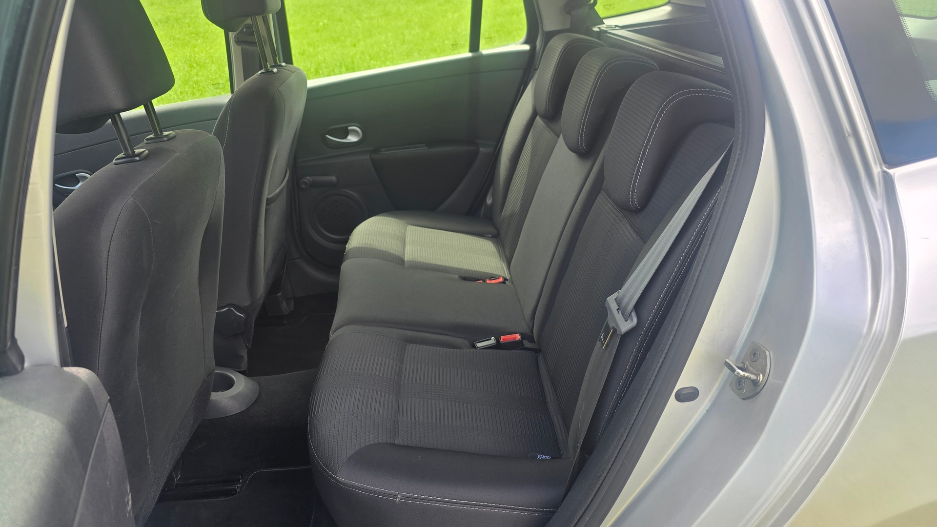 RENAULT Clio Grandtour 1.2 16V Turbo 20th Edition-image-10