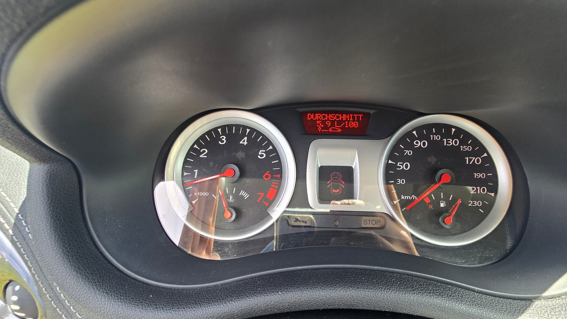 RENAULT Clio Grandtour 1.2 16V Turbo 20th Edition-image-30